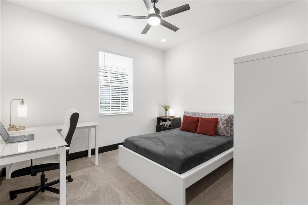 出租: $3,595 (4 贝兹, 3 浴室, 2192 平方英尺)