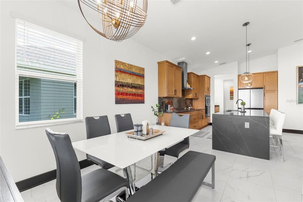 出租: $3,595 (4 贝兹, 3 浴室, 2192 平方英尺)