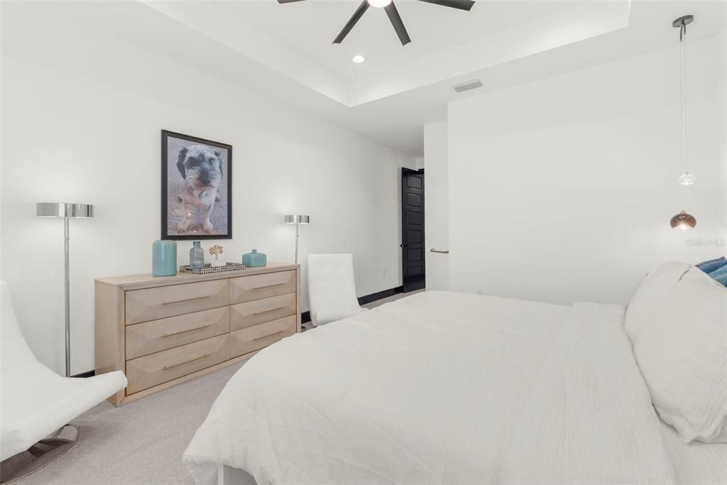 出租: $3,595 (4 贝兹, 3 浴室, 2192 平方英尺)