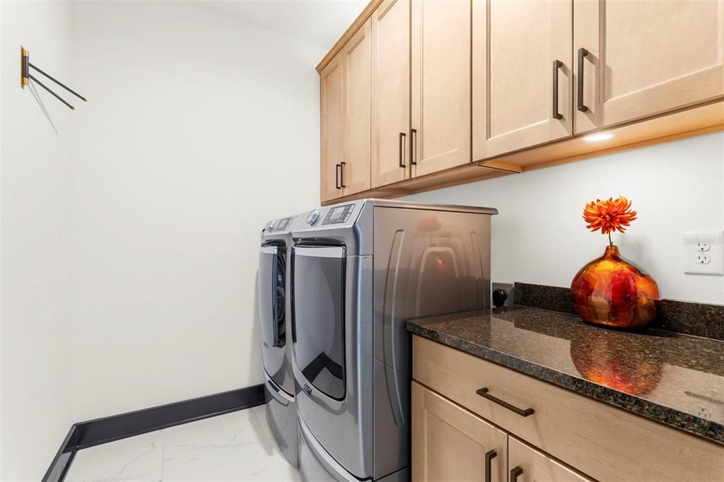 出租: $3,595 (4 贝兹, 3 浴室, 2192 平方英尺)