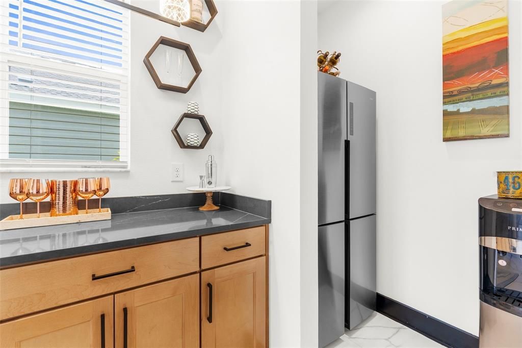 出租: $3,595 (4 贝兹, 3 浴室, 2192 平方英尺)