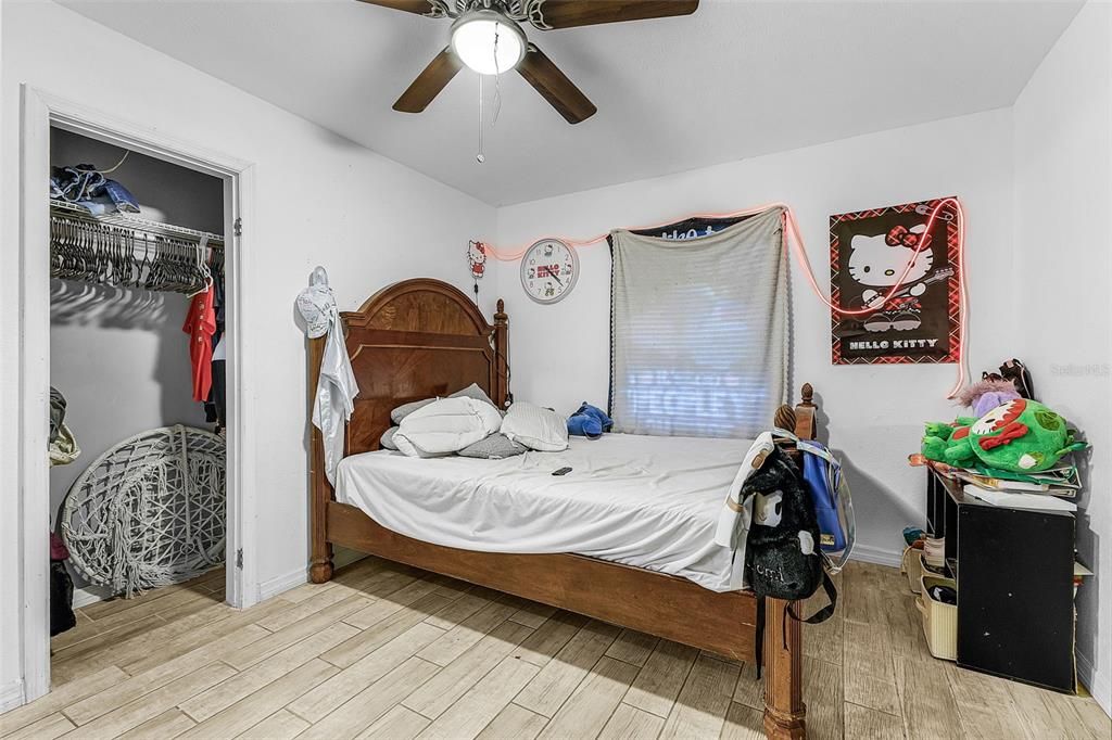 For Sale: $200,000 (3 beds, 2 baths, 1600 Square Feet)