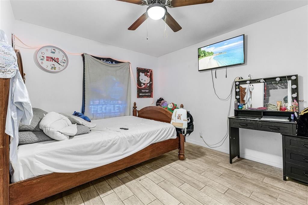 For Sale: $200,000 (3 beds, 2 baths, 1600 Square Feet)