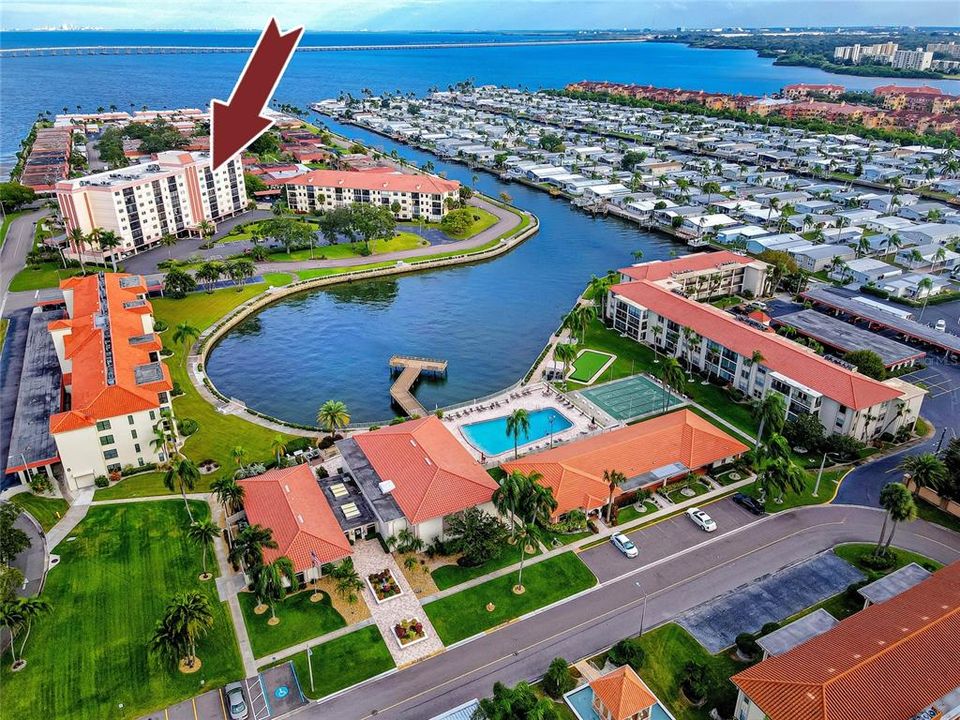 For Sale: $192,900 (2 beds, 2 baths, 1100 Square Feet)