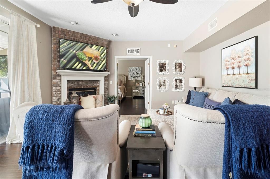 En Venta: $721,000 (5 camas, 2 baños, 2880 Pies cuadrados)