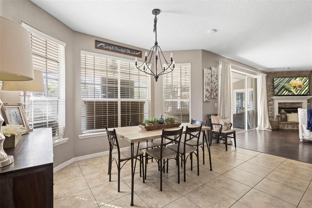 En Venta: $721,000 (5 camas, 2 baños, 2880 Pies cuadrados)