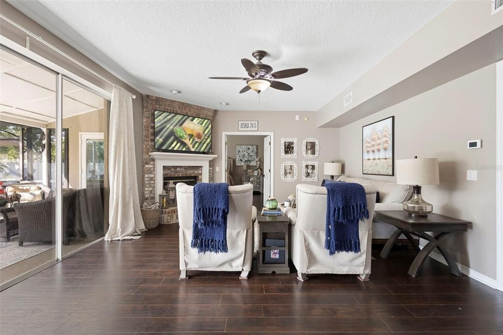 En Venta: $721,000 (5 camas, 2 baños, 2880 Pies cuadrados)