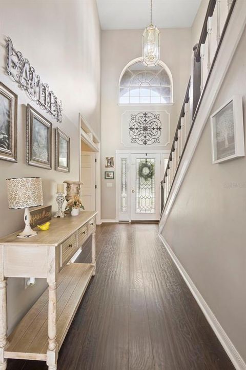 En Venta: $721,000 (5 camas, 2 baños, 2880 Pies cuadrados)