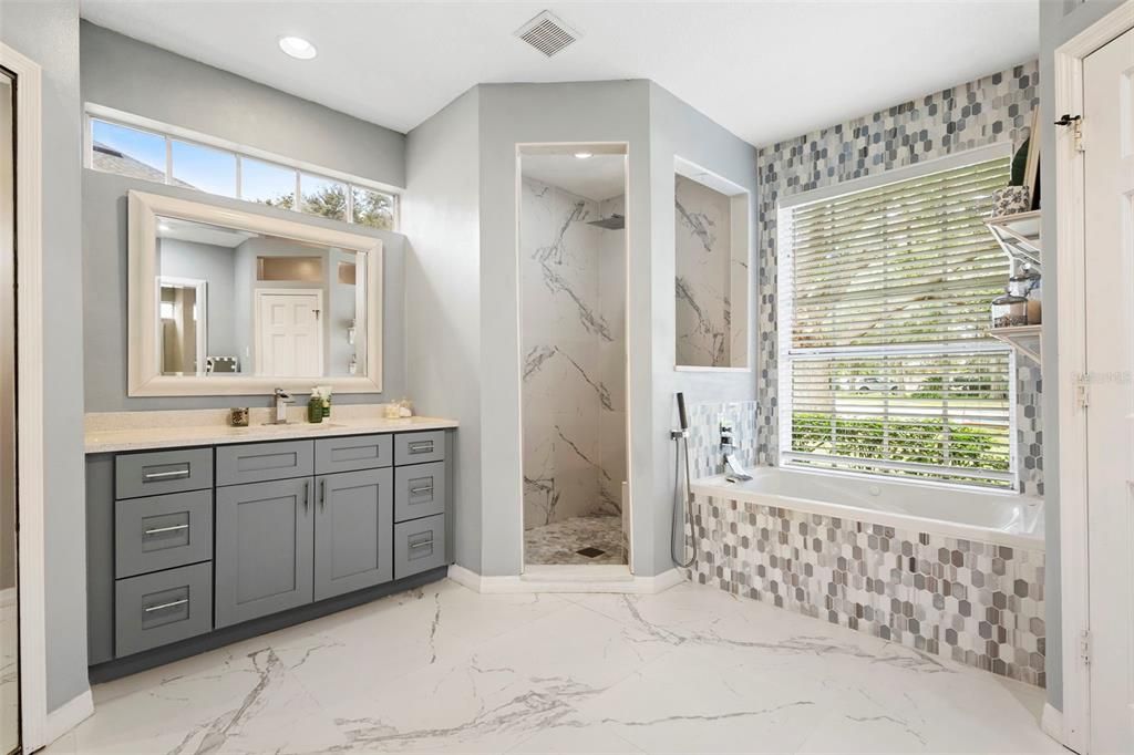 En Venta: $721,000 (5 camas, 2 baños, 2880 Pies cuadrados)