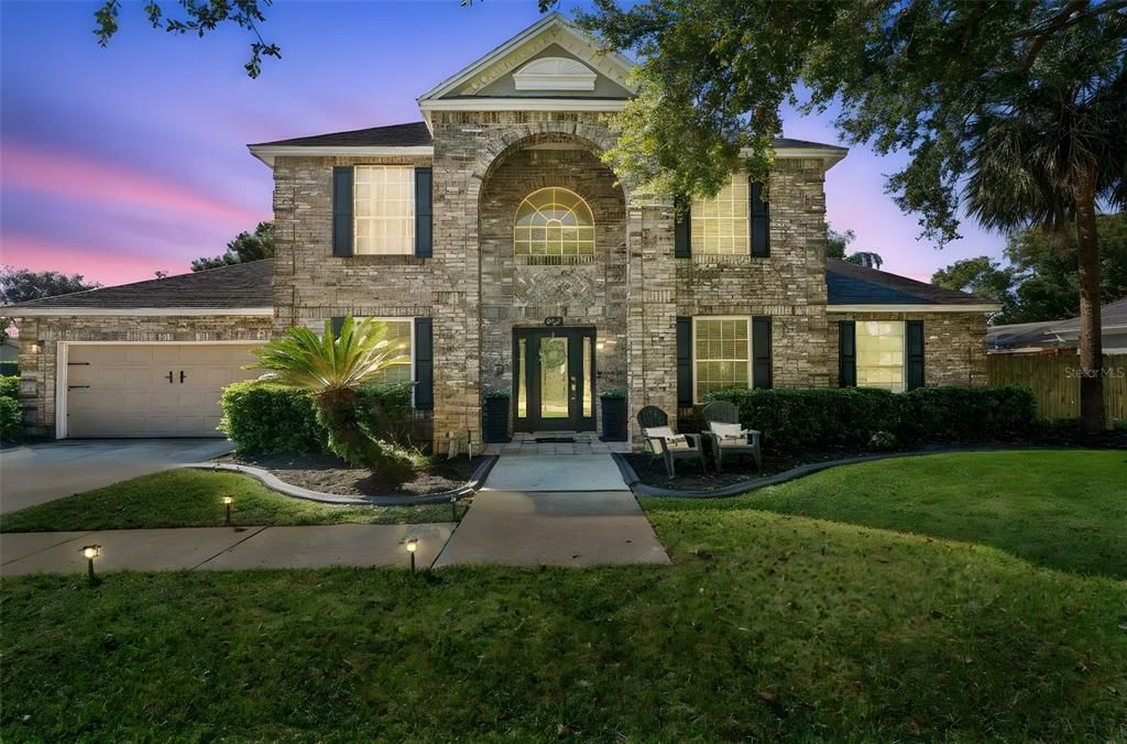 En Venta: $721,000 (5 camas, 2 baños, 2880 Pies cuadrados)