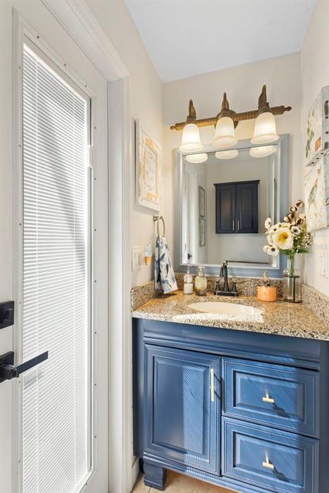 En Venta: $721,000 (5 camas, 2 baños, 2880 Pies cuadrados)