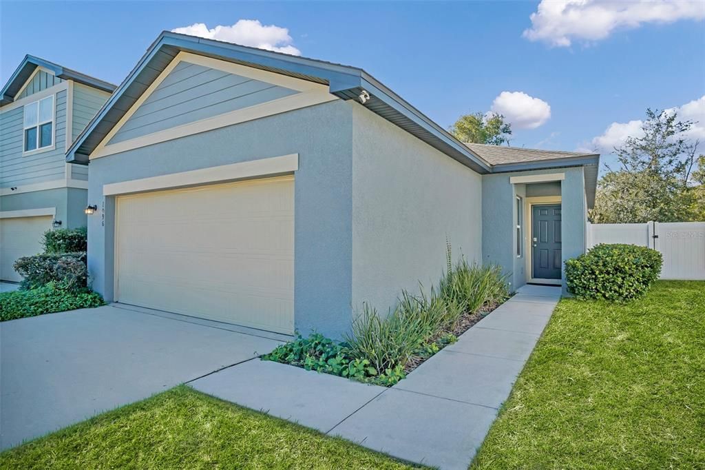 For Sale: $315,000 (3 beds, 2 baths, 1174 Square Feet)