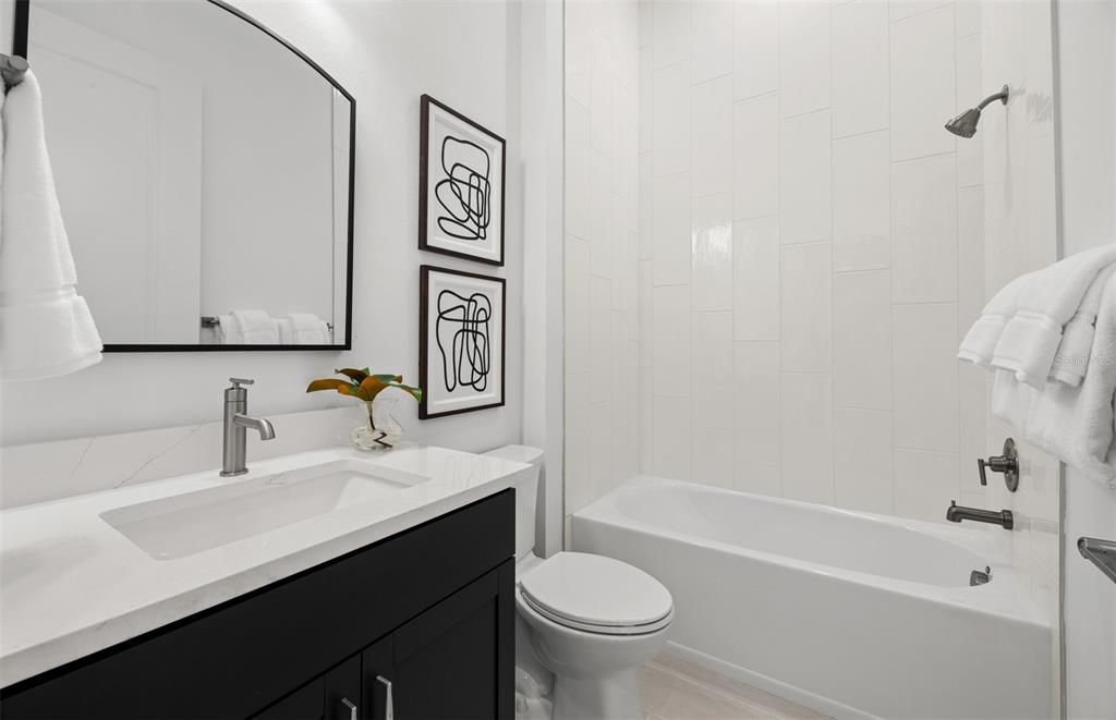 Под контрактом: $750,000 (3 спален, 2 ванн, 1670 Квадратных фут)