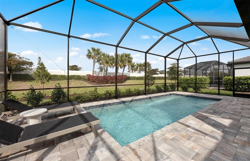 Под контрактом: $750,000 (3 спален, 2 ванн, 1670 Квадратных фут)