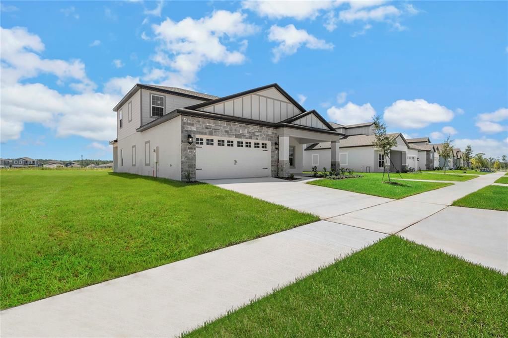 For Sale: $487,900 (5 beds, 2 baths, 2461 Square Feet)