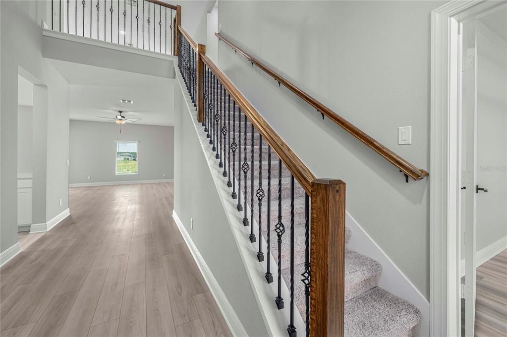 For Sale: $487,900 (5 beds, 2 baths, 2461 Square Feet)