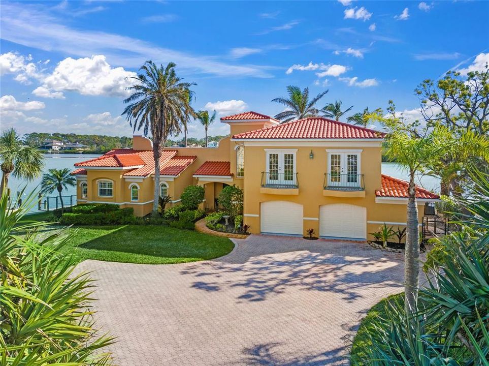 For Sale: $3,379,000 (5 beds, 3 baths, 3700 Square Feet)