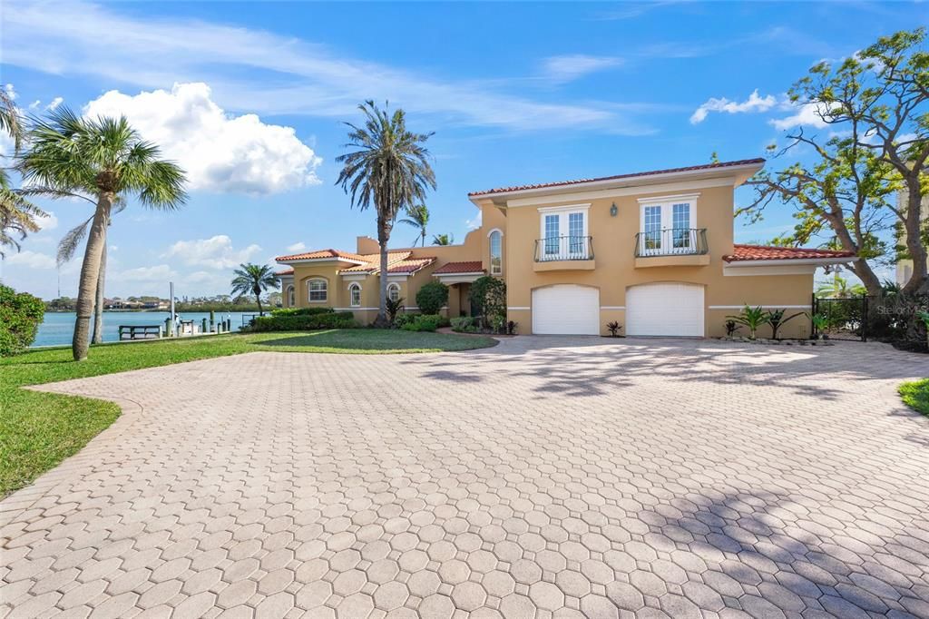 For Sale: $3,379,000 (5 beds, 3 baths, 3700 Square Feet)