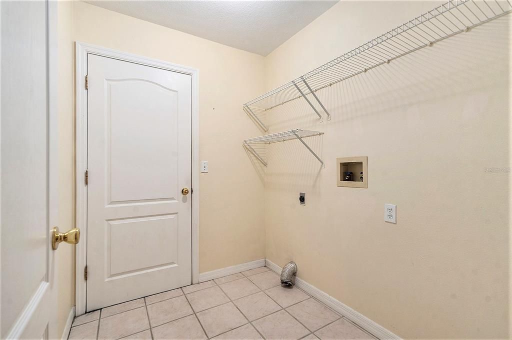 En Venta: $299,900 (2 camas, 2 baños, 1698 Pies cuadrados)