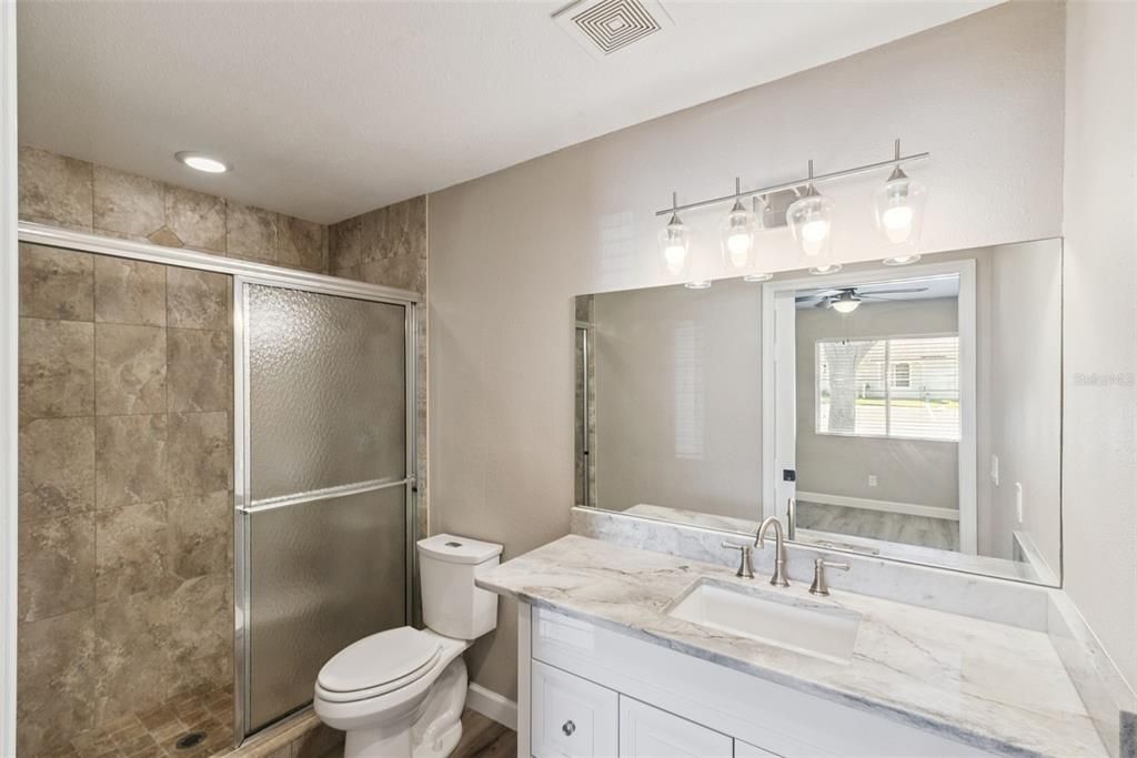 待售: $160,000 (2 贝兹, 2 浴室, 1140 平方英尺)