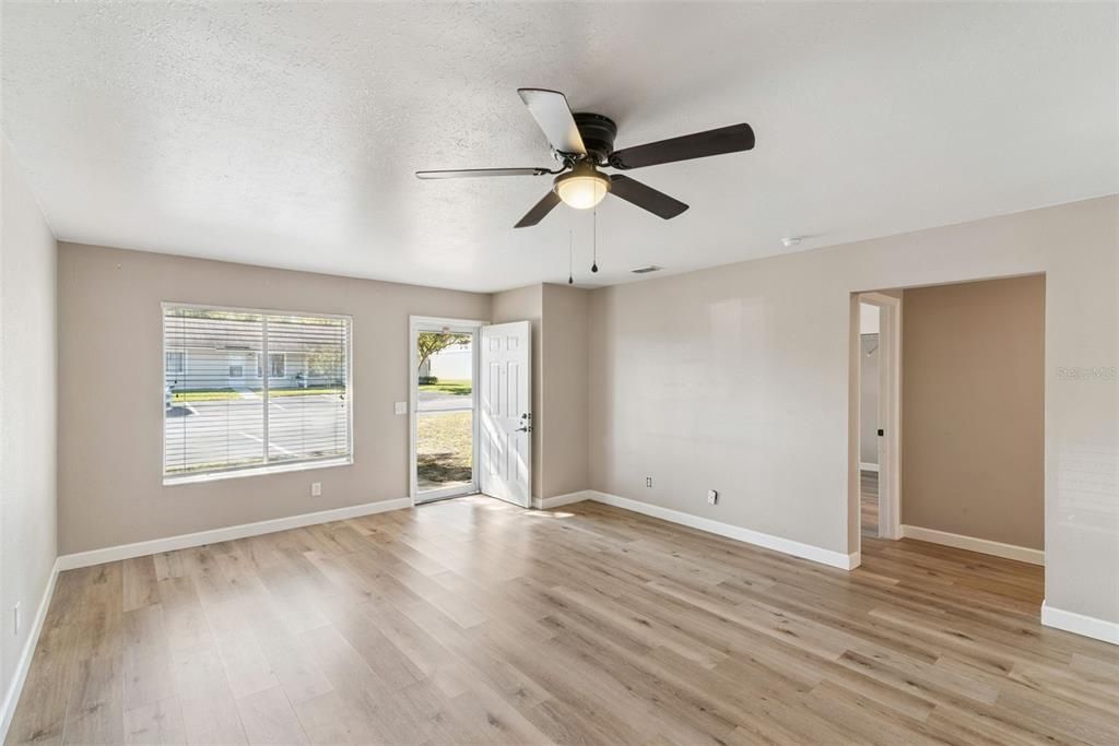 待售: $160,000 (2 贝兹, 2 浴室, 1140 平方英尺)