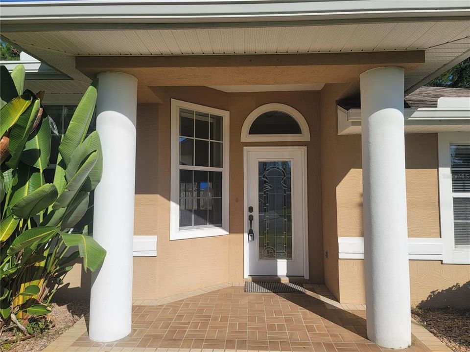 В аренду: $2,000 (4 спален, 2 ванн, 1745 Квадратных фут)