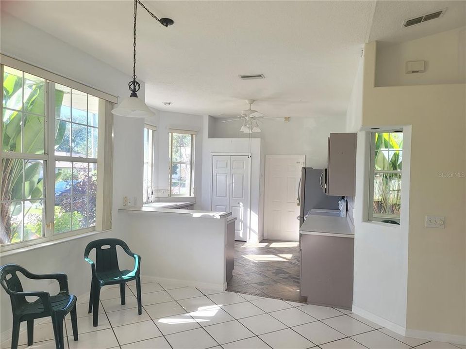 В аренду: $2,000 (4 спален, 2 ванн, 1745 Квадратных фут)