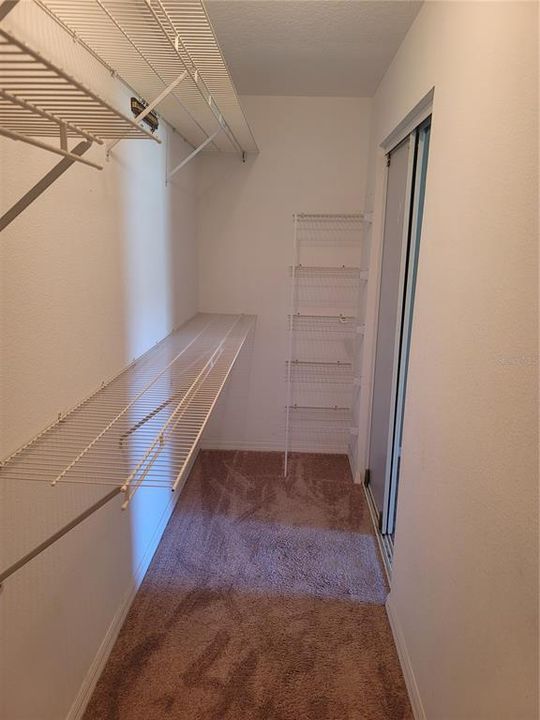 В аренду: $2,000 (4 спален, 2 ванн, 1745 Квадратных фут)