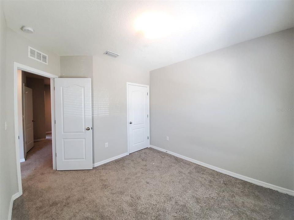 出租: $2,200 (3 贝兹, 2 浴室, 1550 平方英尺)