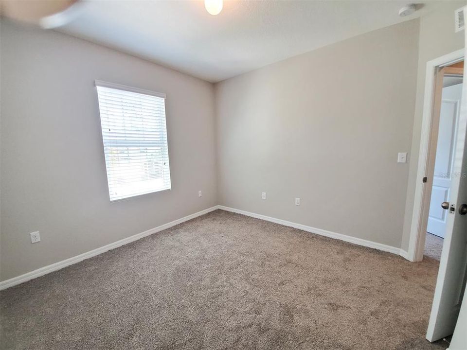 出租: $2,200 (3 贝兹, 2 浴室, 1550 平方英尺)