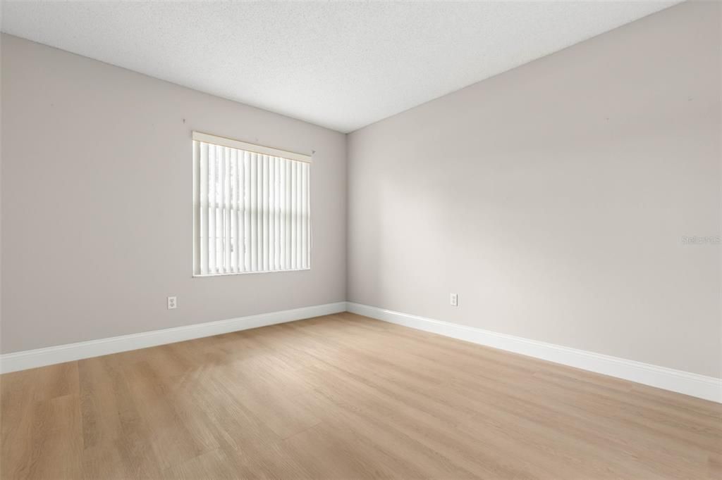 Active With Contract: $262,900 (3 beds, 2 baths, 1320 Square Feet)