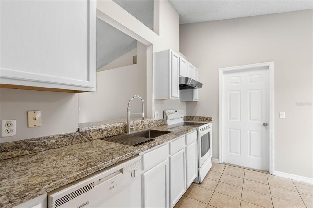 Active With Contract: $262,900 (3 beds, 2 baths, 1320 Square Feet)