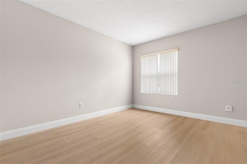 Active With Contract: $262,900 (3 beds, 2 baths, 1320 Square Feet)