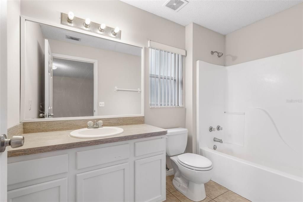 Active With Contract: $262,900 (3 beds, 2 baths, 1320 Square Feet)