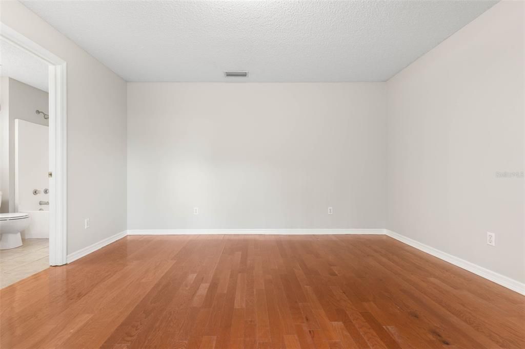 Active With Contract: $262,900 (3 beds, 2 baths, 1320 Square Feet)