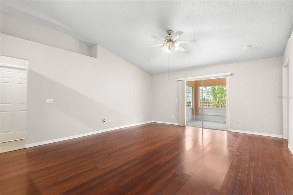 Active With Contract: $262,900 (3 beds, 2 baths, 1320 Square Feet)