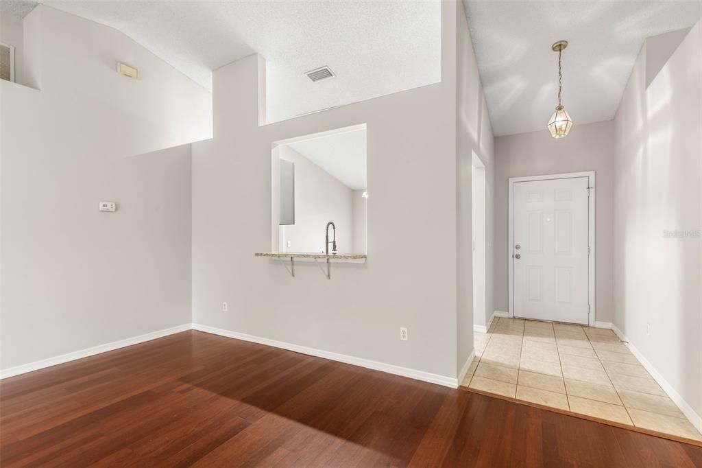 Active With Contract: $262,900 (3 beds, 2 baths, 1320 Square Feet)