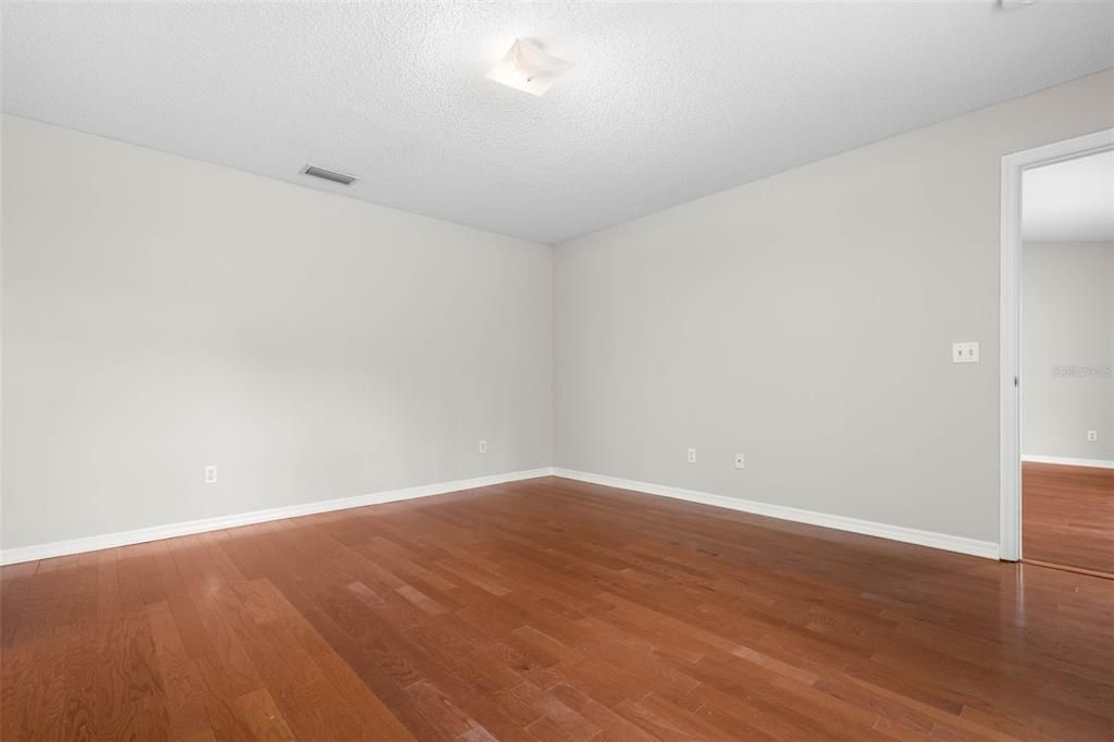 Active With Contract: $262,900 (3 beds, 2 baths, 1320 Square Feet)