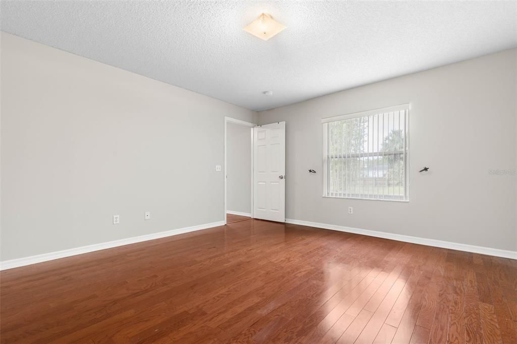 Active With Contract: $262,900 (3 beds, 2 baths, 1320 Square Feet)