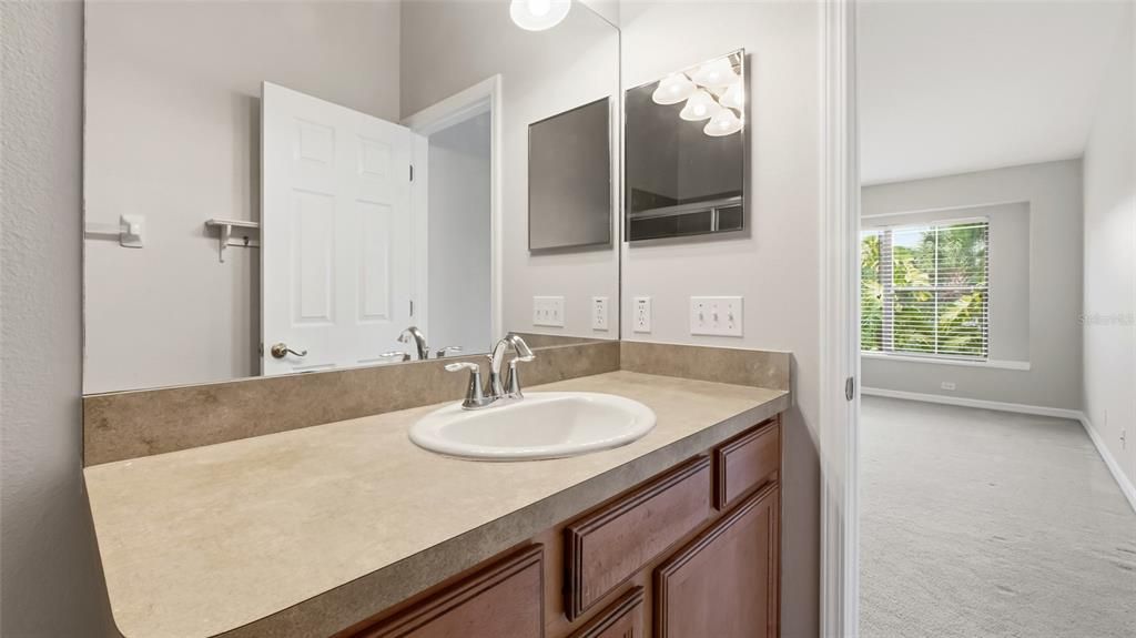 合同活跃: $2,600 (2 贝兹, 2 浴室, 1507 平方英尺)