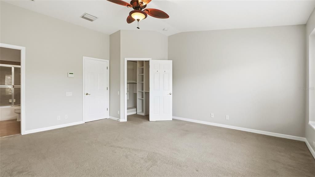 合同活跃: $2,600 (2 贝兹, 2 浴室, 1507 平方英尺)