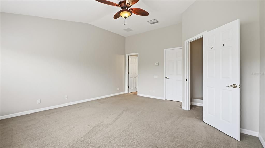 合同活跃: $2,600 (2 贝兹, 2 浴室, 1507 平方英尺)