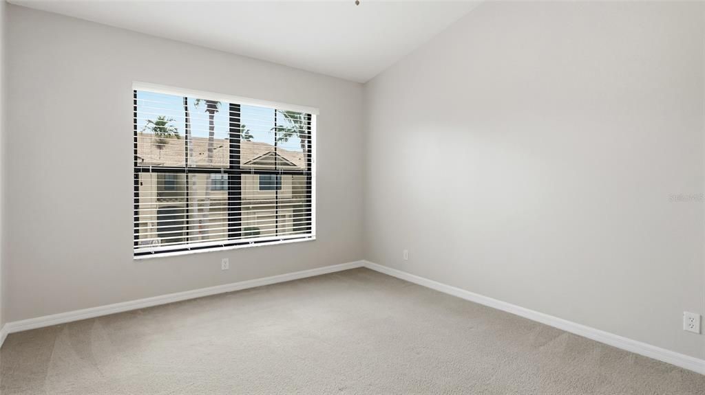 合同活跃: $2,600 (2 贝兹, 2 浴室, 1507 平方英尺)