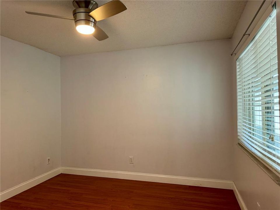 For Sale: $240,000 (2 beds, 2 baths, 1037 Square Feet)