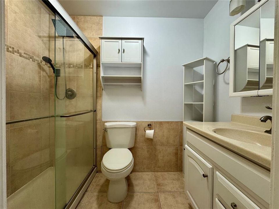 For Sale: $240,000 (2 beds, 2 baths, 1037 Square Feet)