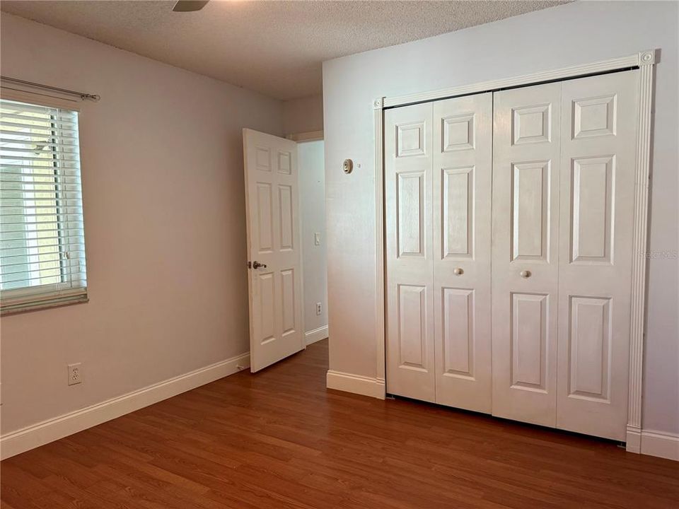 For Sale: $240,000 (2 beds, 2 baths, 1037 Square Feet)