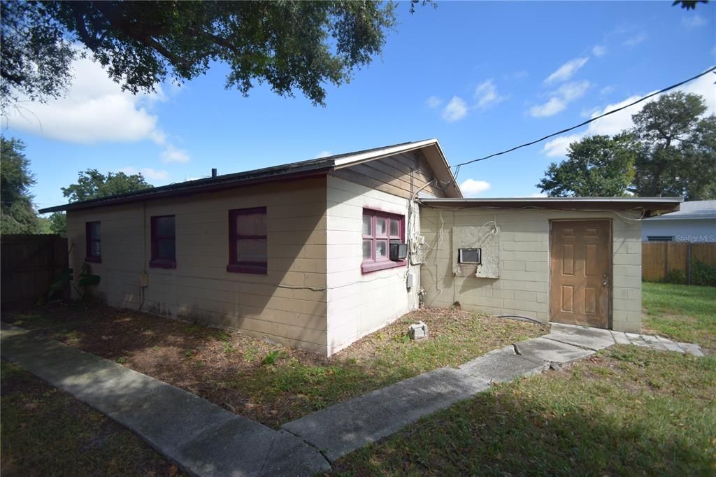 Active With Contract: $164,900 (3 beds, 1 baths, 1350 Square Feet)