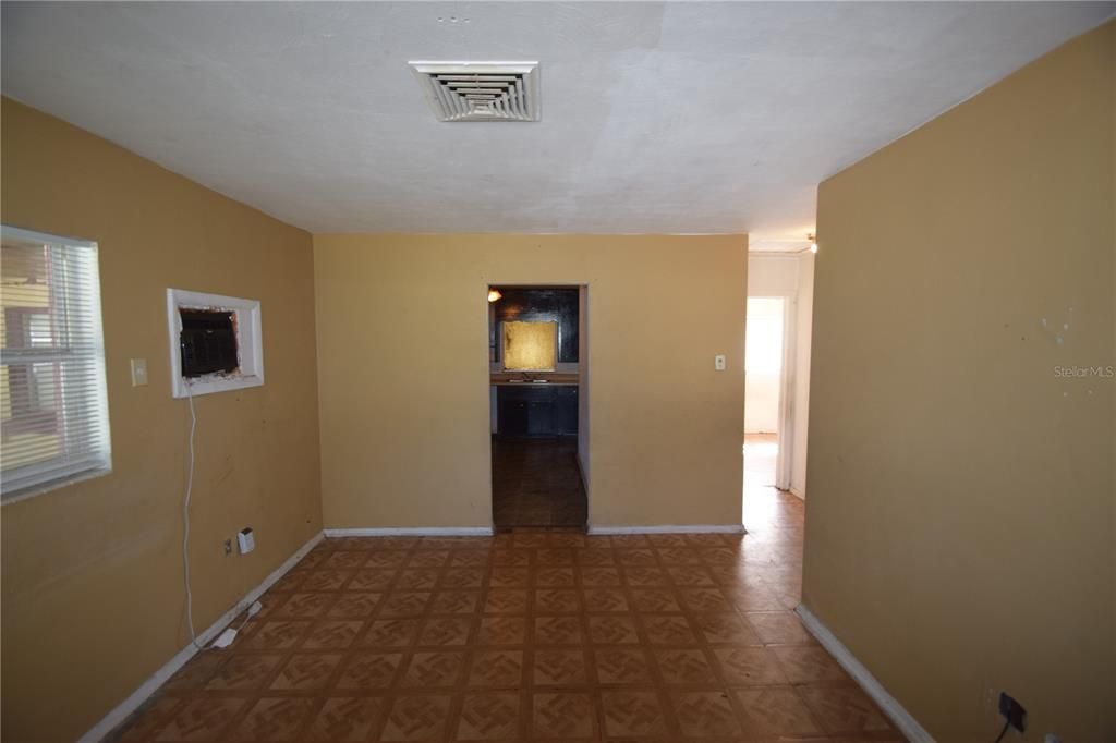 Active With Contract: $164,900 (3 beds, 1 baths, 1350 Square Feet)