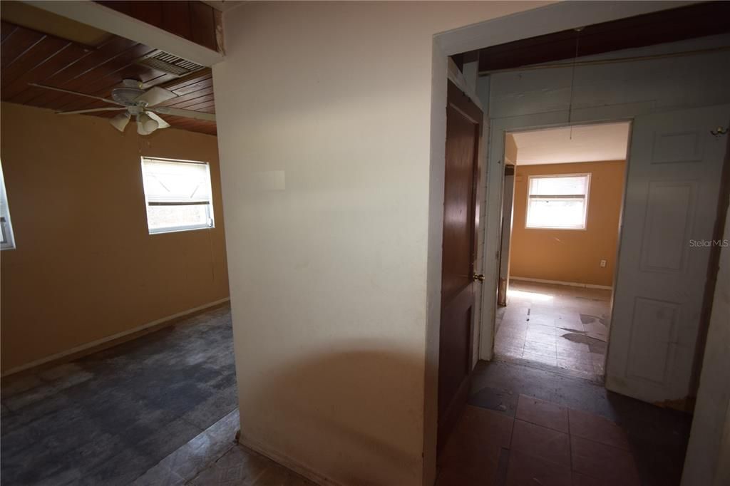 Active With Contract: $164,900 (3 beds, 1 baths, 1350 Square Feet)