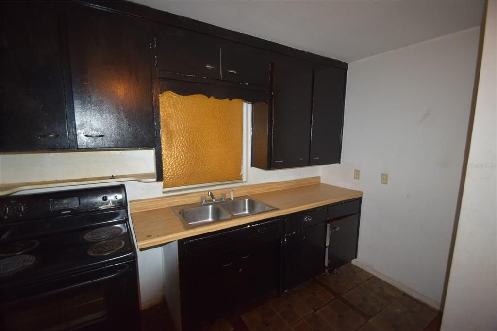Active With Contract: $164,900 (3 beds, 1 baths, 1350 Square Feet)